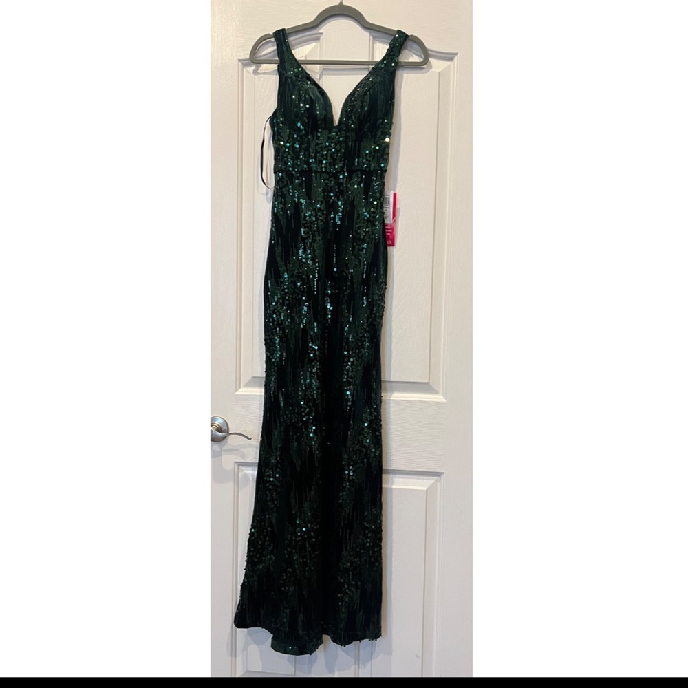 NWT Green Sparkle Sequin Homecoming Prom Event Formal Dress Green Size 3/4